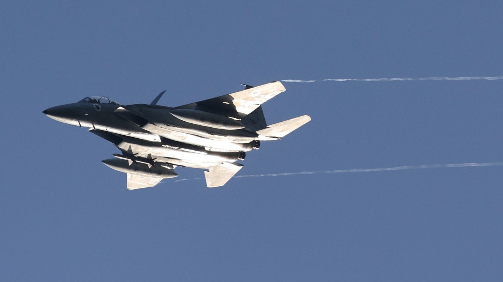 Irānā nogāzies amerikāņu reaktīvais iznīcinātājs