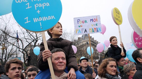 Protests pret viendzimuma laulībām Francijā - 1