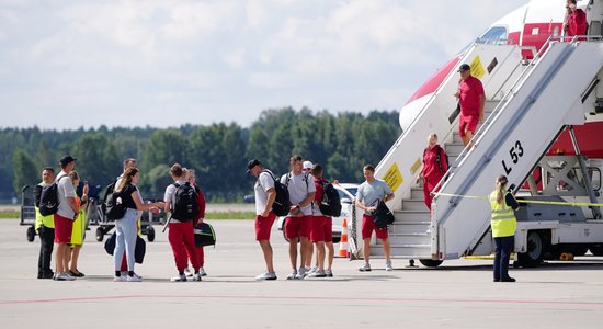 Foto: Skujiņš, Kreišs, Caune – Rīgā atgriežas Latvijas olimpieši