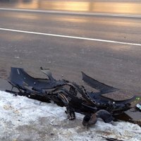 Ugunsdzēsēju auto pie Ķeguma iekļūst traģiskā vairāku automašīnu avārijā; divi bojāgājušie (plkst.13:22)
