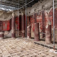 Pompejos nesen atsegta freska atklāj mistiska kulta rituāla ainas