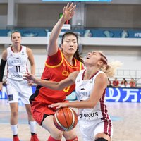 Сборная Латвии дебютировала на чемпионатах мира интригующим матчем с китаянками