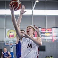 Latvijas U-16 basketbolisti uzvar igauņus un turpina cīņu par vietas saglabāšanu elites divīzijā