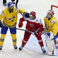 Iekšējas asiņošanas dēļ Zviedrijas hokeja izlasi pamet aizsargs Rahimi