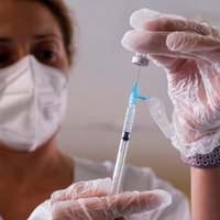 В Латвии зафиксирован случай госпитализации из-за побочных эффектов вакцины от Covid-19