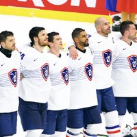 Latvijas hokejistu galvenā konkurente uz Rīgu ved Merzļikina komandas biedru un vēl vienu NHL spēlētāju