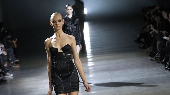 Ginta Lapiņa "Anthony Vaccarello" skatē