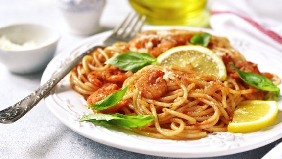 spageti makaroni pusdienas itāļu virtuve 