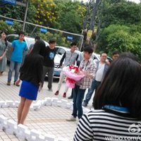 ФОТО: Китаянка отказалась выйти замуж за парня, подарившего ей сердце из 99 iPhone 6