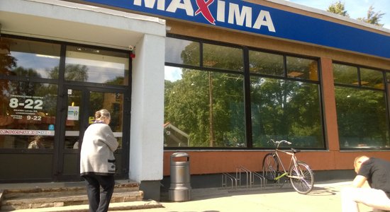 'Maxima' veikalā Dzirciema ielā signalizācija ieslēgusies piededzināta ēdiena dēļ