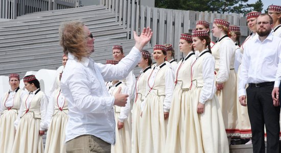 Foto: Svinīgā ceremonijā atklāts Mežaparka Lielās estrādes pirmais atjaunošanas posms