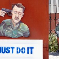 'Strelkov, vienkārši dari to' un Motorola ar velna kājām: stāsts par mākslas pretestību Doņeckā
