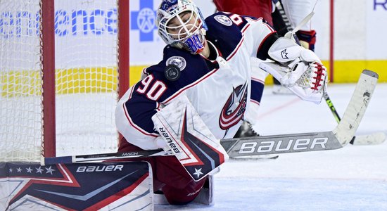 Merzļikinam 33 atvairīti metieni 'Blue Jackets' uzvarā pār 'Oilers'