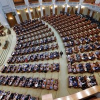 Rumānijas parlaments izsaka uzticību liberāļu mazākuma valdībai