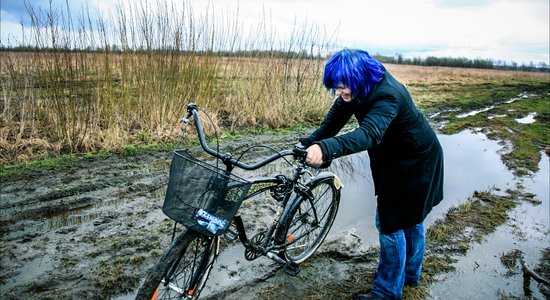 Izjust un izstāstīt cilvēku stāstus. Elīna Kursīte par fotogrāfiju un līdzpārdzīvošanu