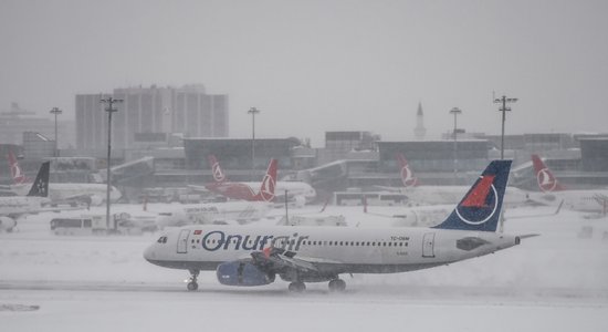 Stambulas sniega vētru dēļ ceļotāji no Latvijas 'iesprūduši' Āzijā