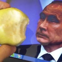 ФОТО: в Польше стартовала акция "Съешь Яблоко Назло Путину"