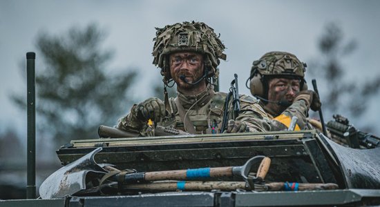 В понедельник начнутся военные учения "Молния": в них участвуют и латвийские военнослужащие