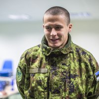 Igaunijas futbolists uzreiz pēc mača ar Angliju devies uz kazarmām