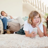 Sešas nopietnas kļūdas bērnu audzināšanā, kas vecākiem un bērniem liek atsvešināties