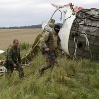 Ukrainas izmeklētāji noskaidrojuši 100 cilvēkus, kas piedalījās reisa 'MH17' notriekšanā
