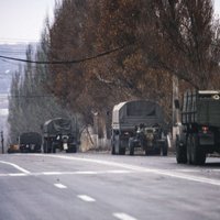 NATO: Ukrainas austrumos tiek ievests Krievijas bruņojums un karavīri