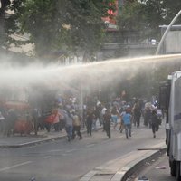 Turcijas varasiestādēs sāk izmeklēšanu, lai noskaidrotu protestētājiem palīdzību sniegušo ārstu vārdus