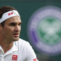 Federers pieveic Gaskē un kļūst par Vimbldonas tenisa turnīra vecāko dalībnieku 1/16 finālā 46 gadu laikā