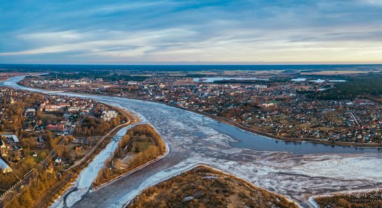 ФОТО. Великолепные ледяные узоры на Даугаве возле Екабпилса