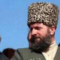Miris Čečenijas eksprezidents Jandarbijevs