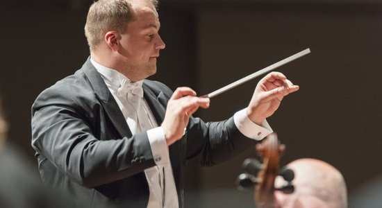 Foto: LSO koncertsezonas noslēgums ar Atvaru Lakstīgalu