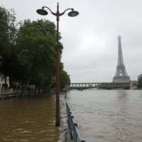 ФОТО. Наводнение в Париже: вода в Сене поднялась на шесть метров