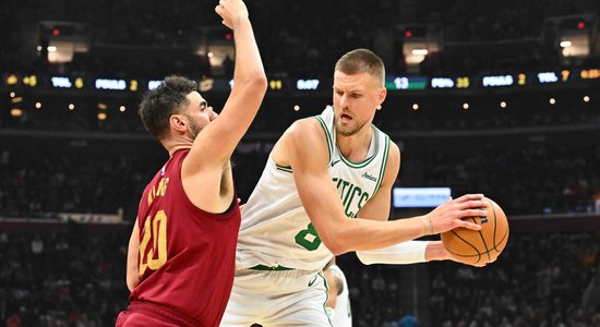 Porziņģa rezultativitāte neglābj "Celtics" no zaudējuma pret tiešo konkurenti