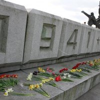 Uzvaras parkā ceturtdien sāks atzīmēt Otrā pasaules kara upuru piemiņas dienu