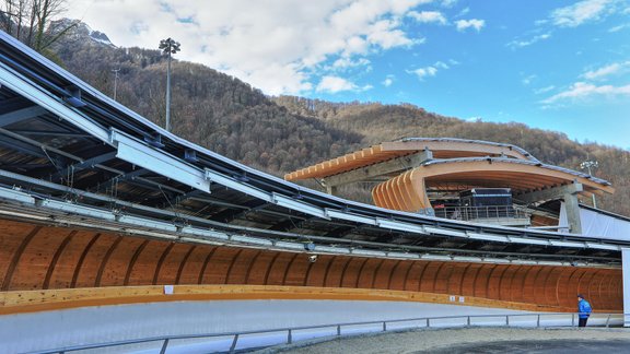 Bobslejisti un skeletonisti lej sviedrus Soču treniņnometnē - 10