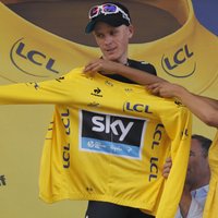 Pašreizējais čempions Frūme pēc kritiena izstājas no 'Tour de France' velobrauciena