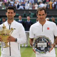 Video: Džokoviča un Federera vēsturiskā spēkošanās Vimbldonas finālā