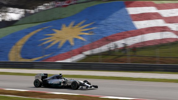 Malaysia F1 GP Auto Racing .JPEG-07e53