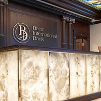 Likumsargi kratījuši Belokoņa 'Baltic International Bank'; viena darbiniece aizturēta
