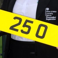 Lielbritānijā visdārgākā auto numurzīme – '25 O'