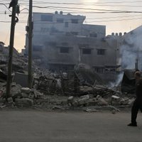 Amatpersona: Gazas joslā karā iznīcināti 2000 dzīvojamo vienību