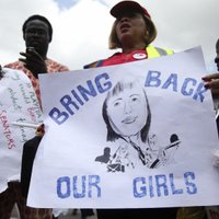 Nigērijas islāmisti draud pārdot simtiem nolaupītu meiteņu