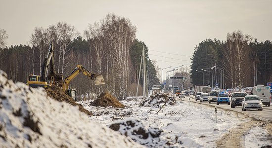 ФОТО: Строительство Кекавской объездной дороги приближается к Риге, весной движение замедлится