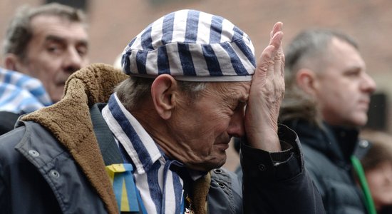 Video: 70 gadus pēc Aušvicas atbrīvošanas piemin miljoniem holokausta upuru