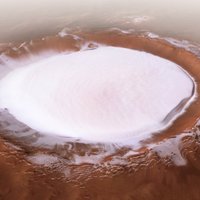 На Марсе обнаружен гигантский кратер, заполненный льдом