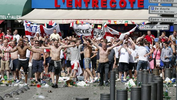 EURO 2016: Futbola fanu nekārtības Marseļā - 1