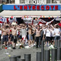 Francijas valdība EURO 2016 norises vietās un fanu zonās aizliedz alkoholu