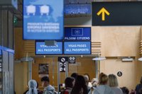 Самолет, автобус, машина. Как Латвия контролирует въезд граждан РФ на внутренних границах Шенгена, а что меняется на внешних?