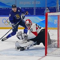 Somijas hokejisti droši pieveic Šveici un iekļūst olimpiskajā pusfinālā
