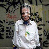 Foto: Venecuēlā ielās dodas pensionāru tūkstoši